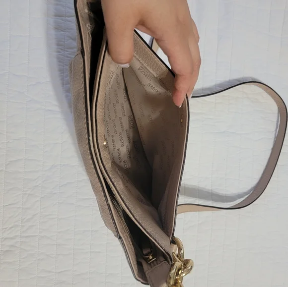 NWT MK Shoulder Convertible 'Hallie' Blush Leather Cross Body Bag - Picture 3 of 10